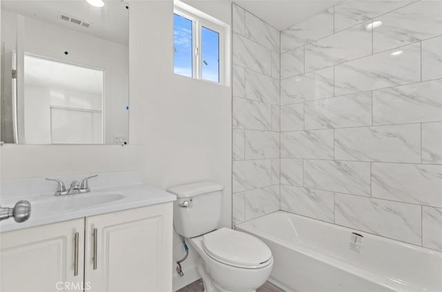 705 W 80th, Los Angeles, CA 90044