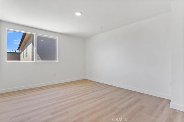 705 W 80th, Los Angeles, CA 90044