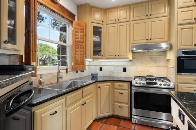301 Riverview DR, Georgetown, TX 78628