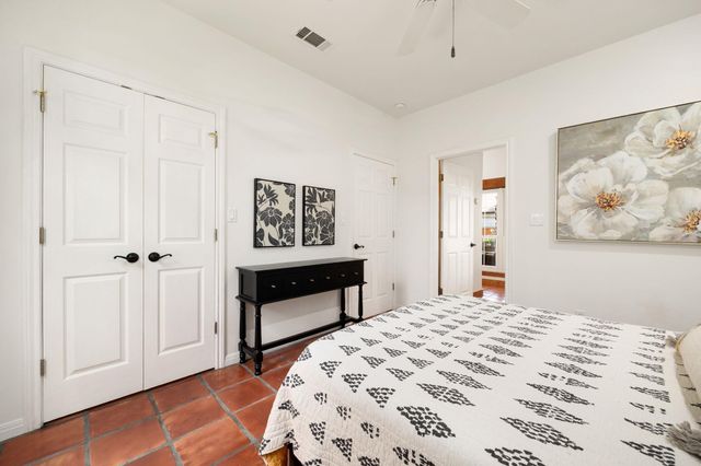 301 Riverview DR, Georgetown, TX 78628