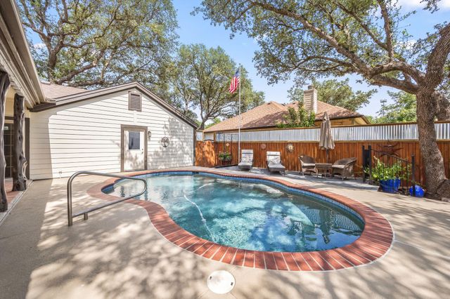 301 Riverview DR, Georgetown, TX 78628