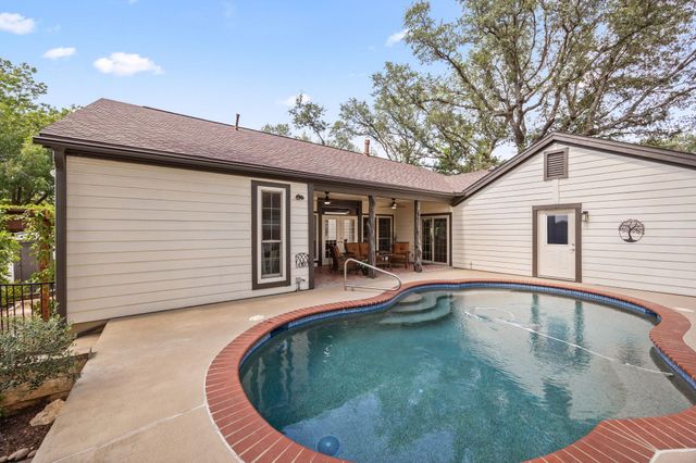 301 Riverview DR, Georgetown, TX 78628