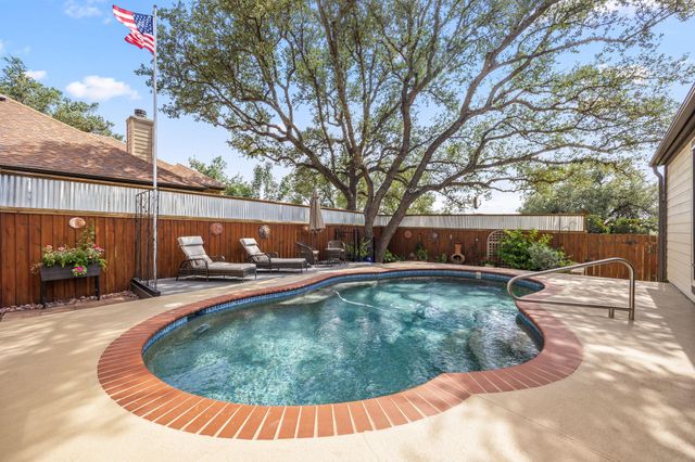 301 Riverview DR, Georgetown, TX 78628