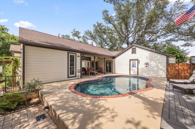 301 Riverview DR, Georgetown, TX 78628