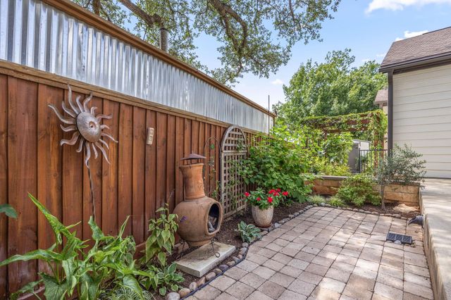 301 Riverview DR, Georgetown, TX 78628