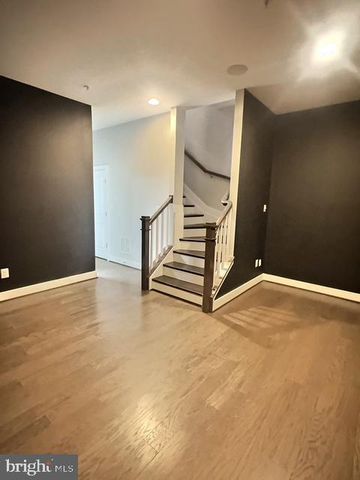 2179 HALF MOON PL NE, Washington, DC 20018