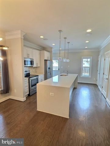 2179 HALF MOON PL NE, Washington, DC 20018