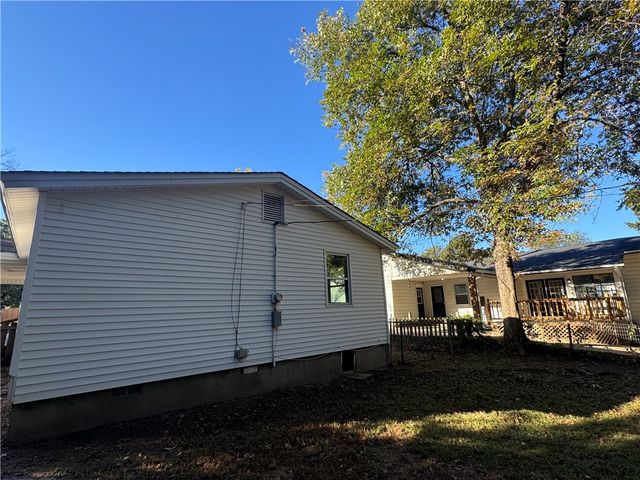 100 W Lincoln Street, Searcy, AR 72143