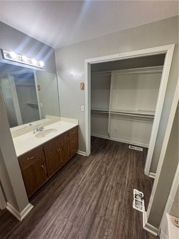 100 W Lincoln Street, Searcy, AR 72143