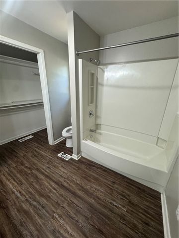 100 W Lincoln Street, Searcy, AR 72143