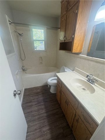 100 W Lincoln Street, Searcy, AR 72143