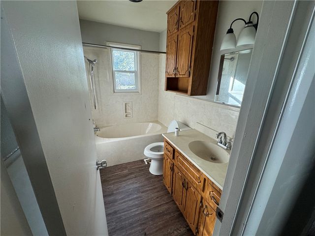 100 W Lincoln Street, Searcy, AR 72143