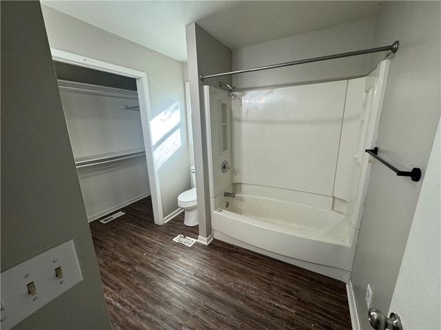 100 W Lincoln Street, Searcy, AR 72143