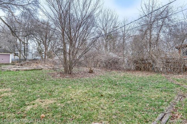 808 N Chevrolet Avenue, Flint, MI 48504