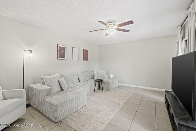 1812 Vista Oaks Circle NE, Palm Bay, FL 32905