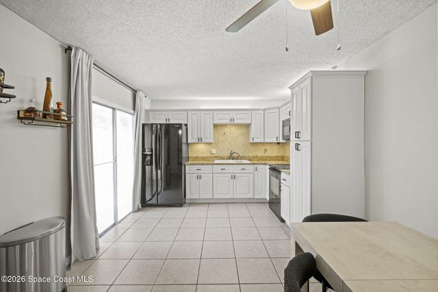 1812 Vista Oaks Circle NE, Palm Bay, FL 32905