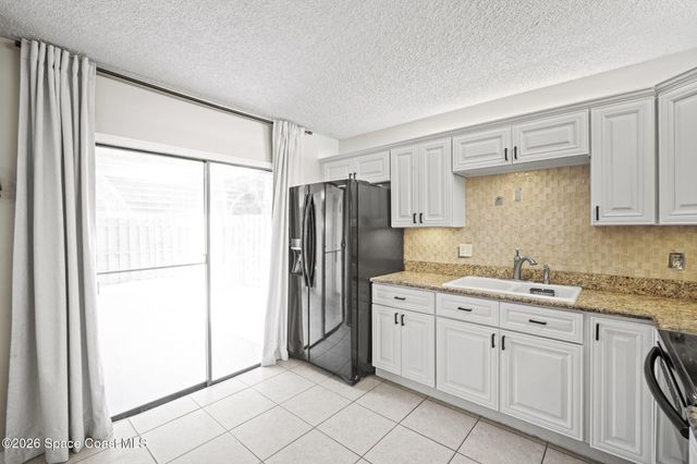 1812 Vista Oaks Circle NE, Palm Bay, FL 32905