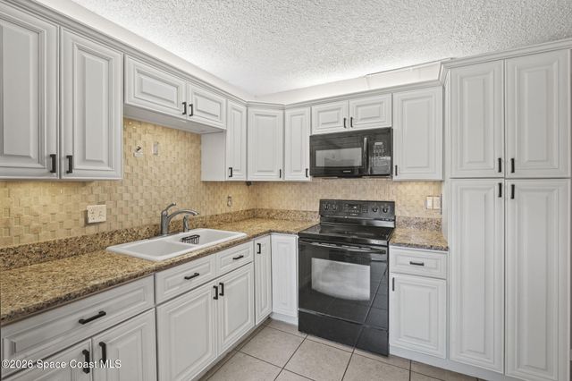 1812 Vista Oaks Circle NE, Palm Bay, FL 32905