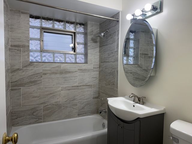 11137 S Emerald Avenue 2R, Chicago, IL 60628