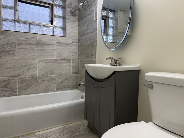 11137 S Emerald Avenue 2R, Chicago, IL 60628