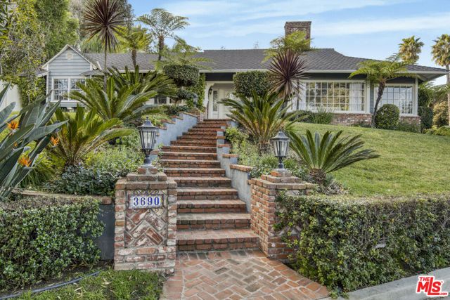 3690 Crownridge Drive, Sherman Oaks, CA 91403