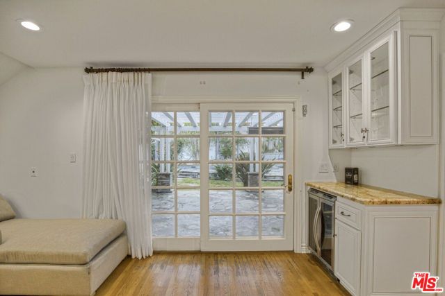 3690 Crownridge Drive, Sherman Oaks, CA 91403