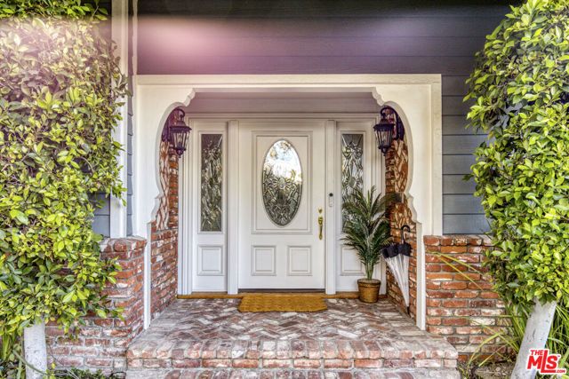 3690 Crownridge Drive, Sherman Oaks, CA 91403