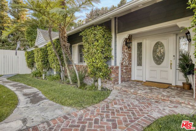 3690 Crownridge Drive, Sherman Oaks, CA 91403