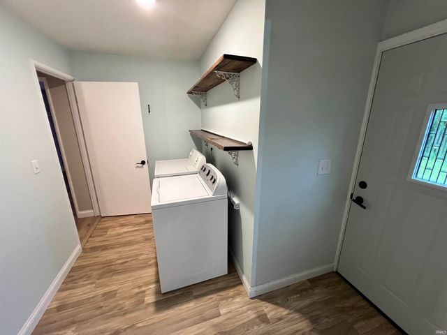 1935 Trent Way, South Bend, IN 46614