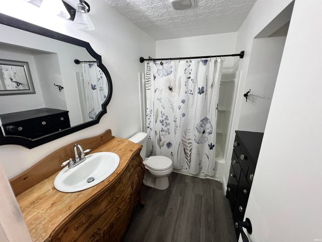 1935 Trent Way, South Bend, IN 46614