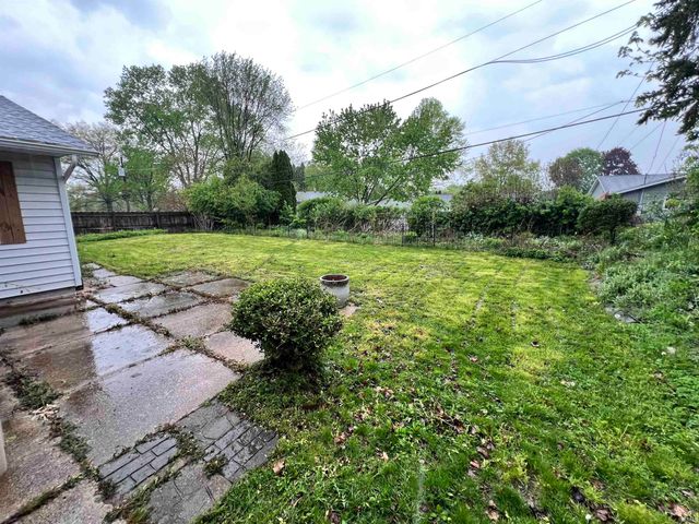 1935 Trent Way, South Bend, IN 46614