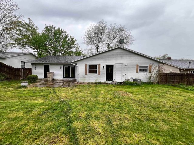 1935 Trent Way, South Bend, IN 46614