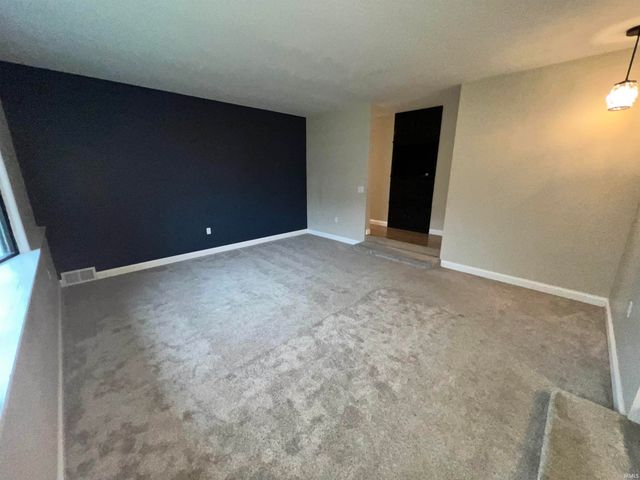 1935 Trent Way, South Bend, IN 46614