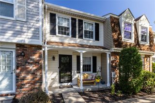 408 Bonnie Brae Dr, Coraopolis, PA 15108