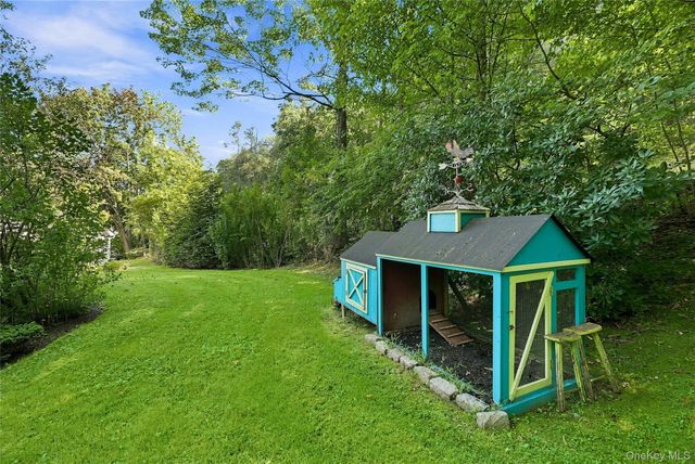 5 Mountain Drive, Mahopac, NY 10541