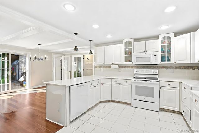 5 Mountain Drive, Mahopac, NY 10541