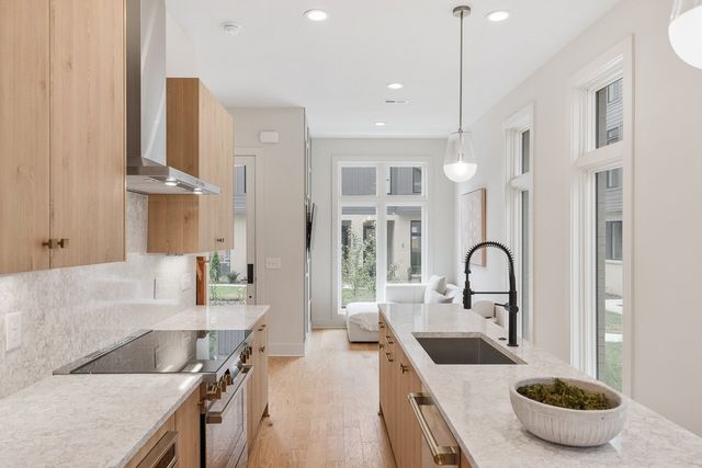 1721 6th Ave N Unit 11, Nashville, TN 37208