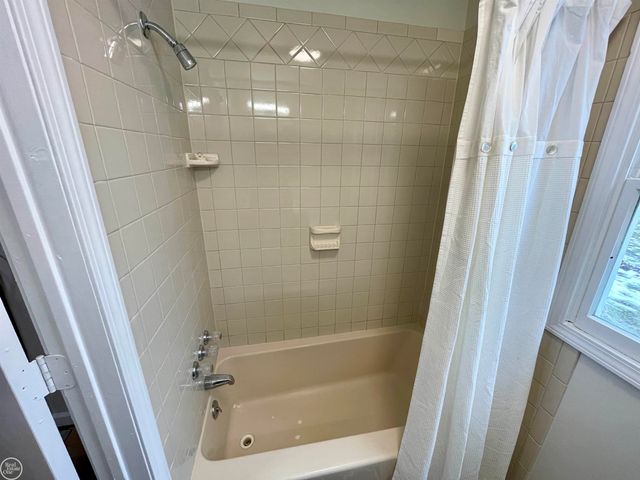 1624 Howard Street, Port Huron, MI 48060