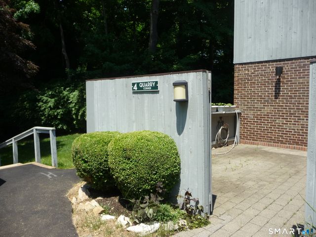 4 Quarry Corner 4, Ridgefield, CT 06877