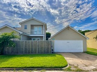 2725 42nd Street, Galveston, TX 77550