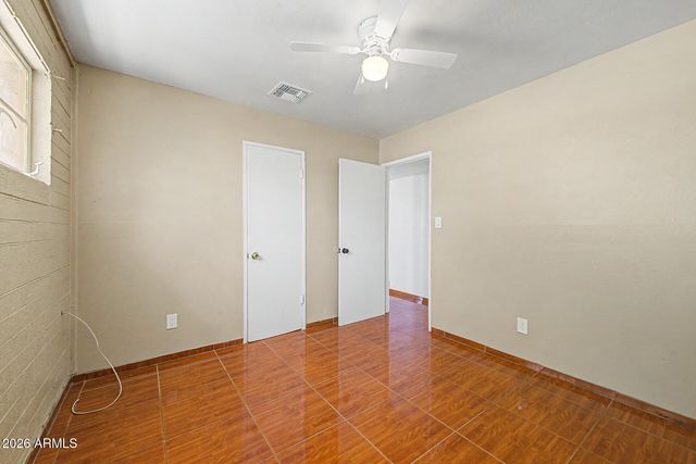 1823 E SUNLAND Avenue, Phoenix, AZ 85040