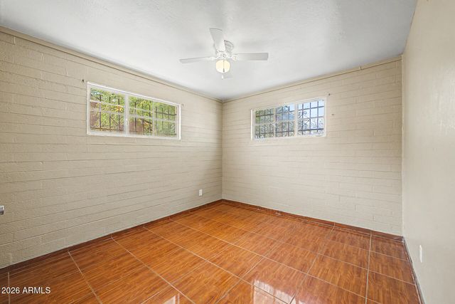 1823 E SUNLAND Avenue, Phoenix, AZ 85040
