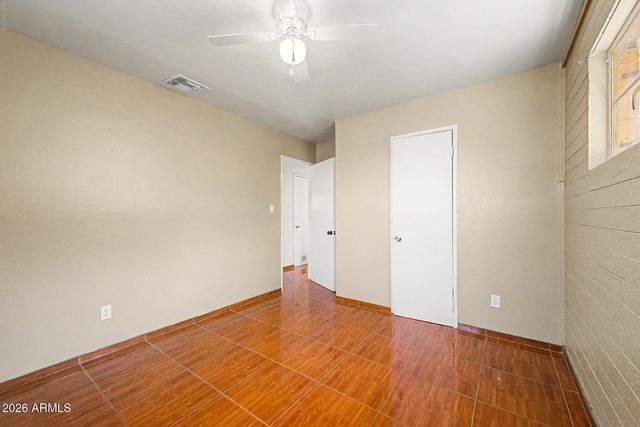 1823 E SUNLAND Avenue, Phoenix, AZ 85040