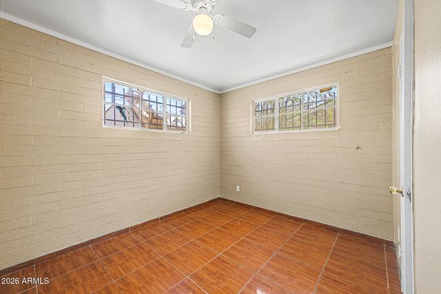 1823 E SUNLAND Avenue, Phoenix, AZ 85040