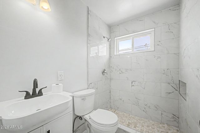 1823 E SUNLAND Avenue, Phoenix, AZ 85040