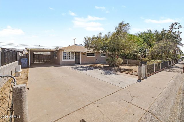 1823 E SUNLAND Avenue, Phoenix, AZ 85040