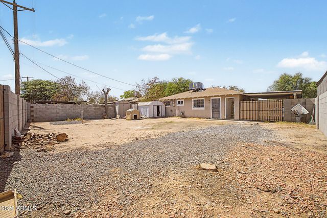 1823 E SUNLAND Avenue, Phoenix, AZ 85040