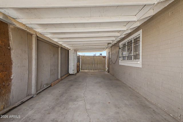 1823 E SUNLAND Avenue, Phoenix, AZ 85040