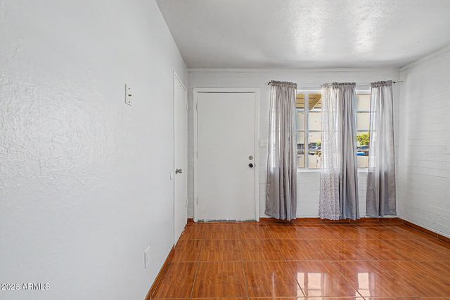 1823 E SUNLAND Avenue, Phoenix, AZ 85040