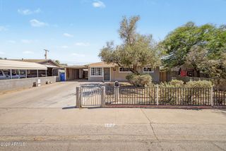 1823 E SUNLAND Avenue, Phoenix, AZ 85040